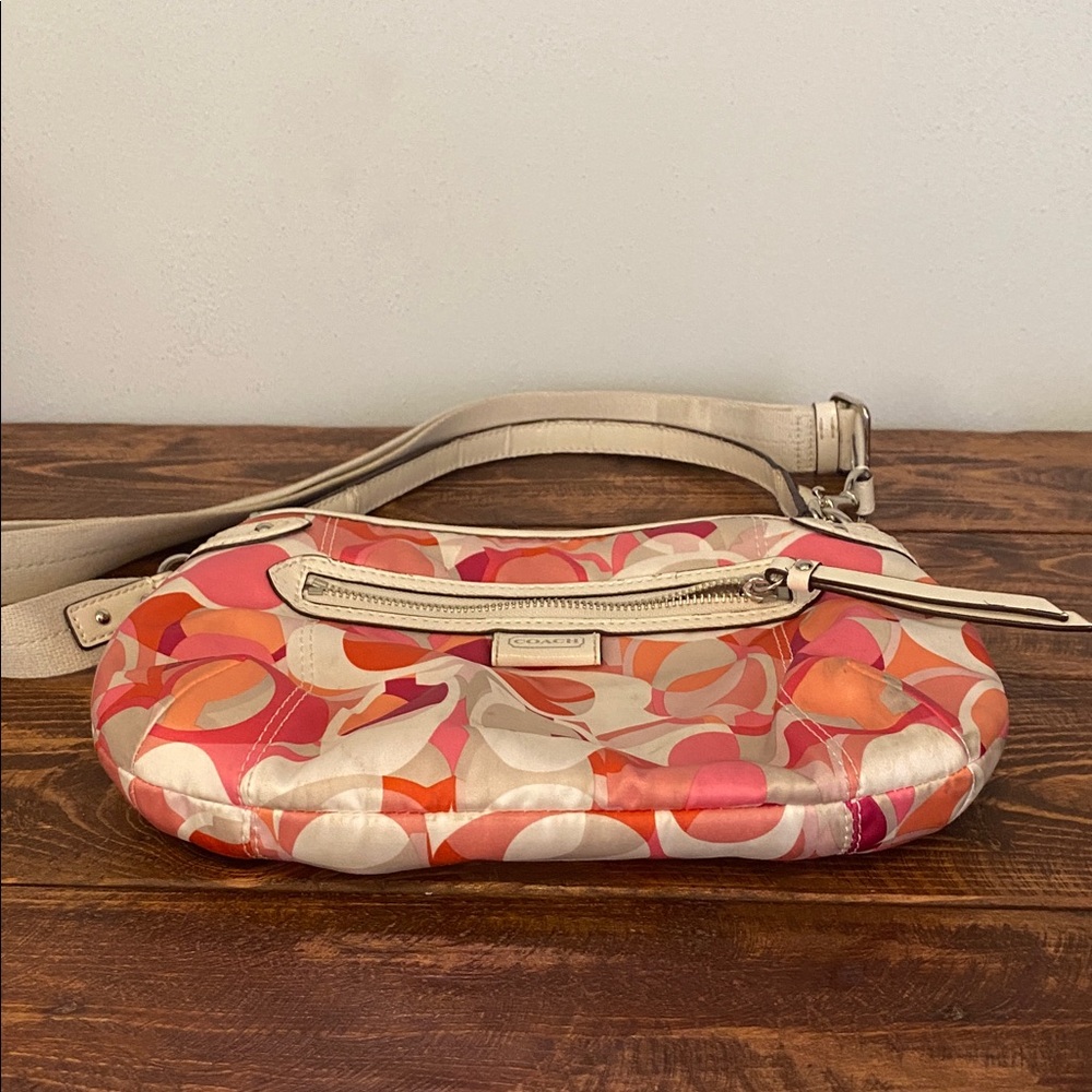 Coach Signature Pink Bag - Picture 15 of 16